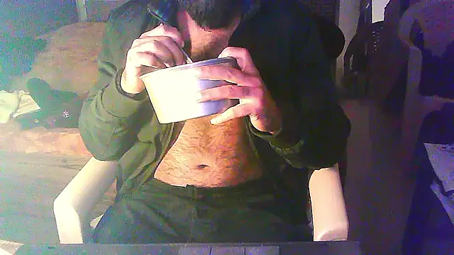 Snapshot of Vbestshow chatting on January 13, 2026, 11:30 pm Vbestshow online show from January 13, 2026, 11:30 pm