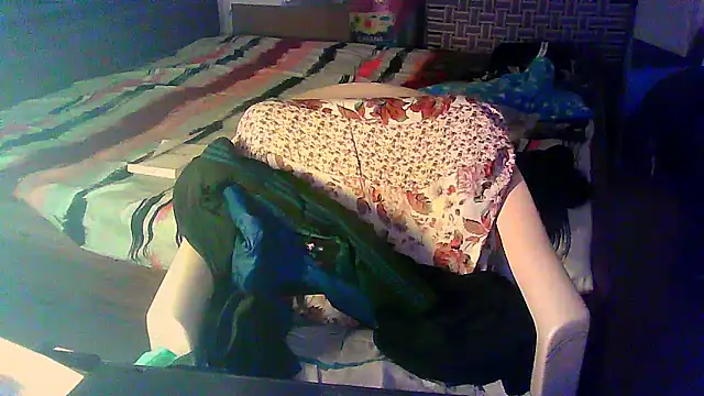 Snapshot of Vbestshow chatting on February 10, 2026, 12:04 pm Vbestshow online show from February 10, 2026, 12:04 pm