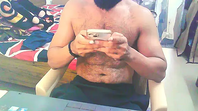 Snapshot of Vbestshow chatting on December 2, 2025, 12:18 pm Vbestshow online show from December 2, 2025, 12:18 pm