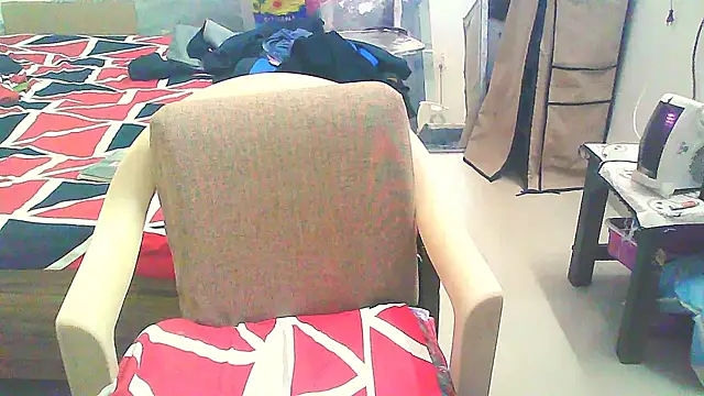 Snapshot of Vbestshow chatting on November 28, 2025, 11:32 am Vbestshow online show from November 28, 2025, 11:32 am