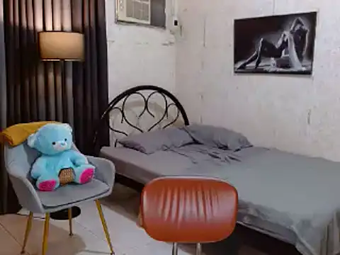 Snapshot of CumEaterLima chatting on December 1, 2025, 11:22 am CumEaterLima online show from December 1, 2025, 11:22 am