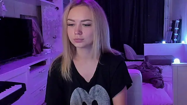 MaryDreaminess online show from September 22, 2025, 2:17 am