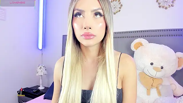 Snapshot of ale_lovee chatting on April 17, 2026, 12:57 am ale lovee online show from April 17, 2026, 12:57 am