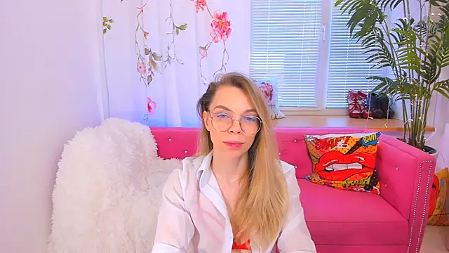 Snapshot of The_Deep_Passion chatting on February 19, 2025, 9:06 am The Deep Passion online show from February 19, 2025, 9:06 am