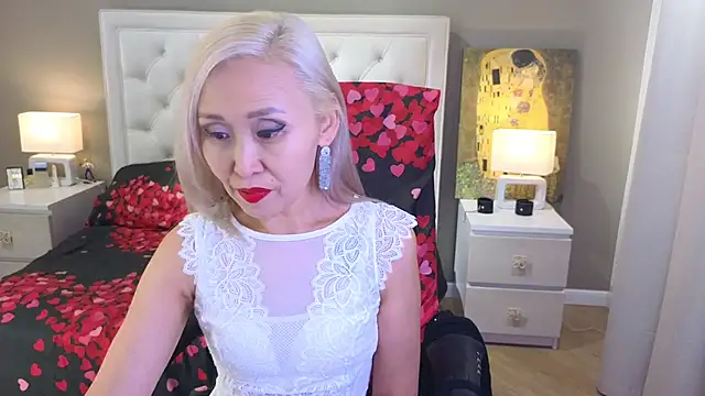 RoxalanaStar online show from October 5, 2025, 9:38 pm