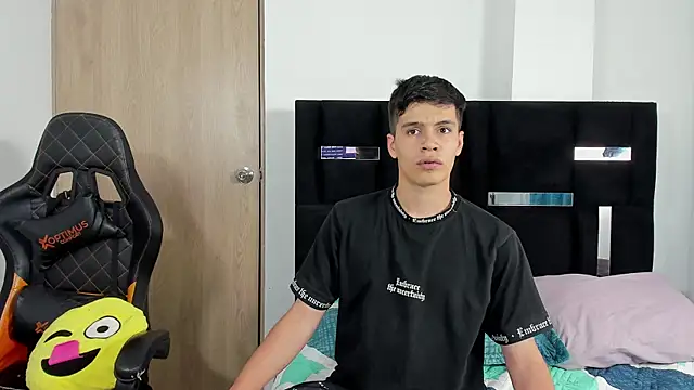 Dimitrixxx   online show from September 22, 2025, 4:46 pm