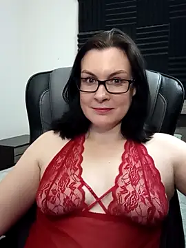 Snapshot of DesreRose chatting on May 5, 2026, 12:02 am DesreRose online show from May 5, 2026, 12:02 am