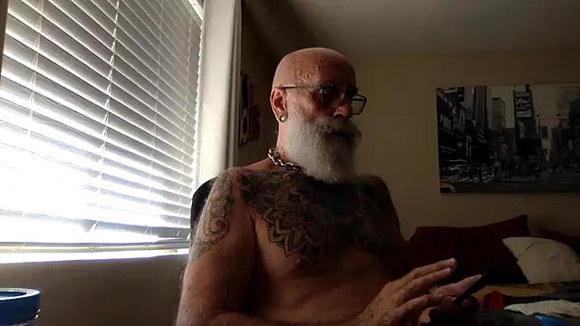 Snapshot of IamReady@xh chatting on April 15, 2026, 5:17 pm IamReadyxh online show from April 15, 2026, 5:17 pm