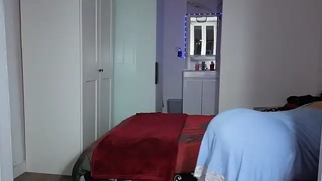 HotSpicyGujju online show from March 25, 2026, 7:35 pm