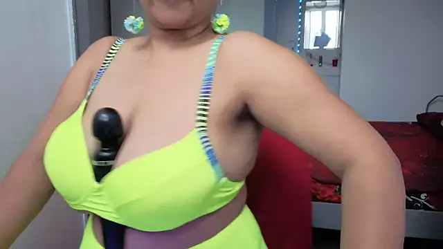 Snapshot of HotSpicyGujju chatting on November 19, 2025, 8:36 am HotSpicyGujju online show from November 19, 2025, 8:36 am