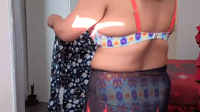 HotSpicyGujju online show from May 14, 2026, 7:16 am