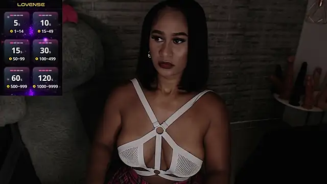 TinnaCobb online show from October 22, 2025, 12:37 pm