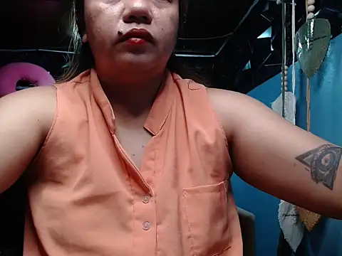 ambersmile online show from November 6, 2025, 9:19 pm