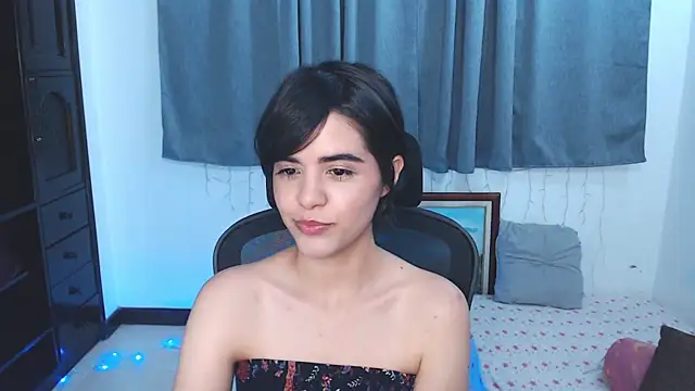 mia collins x online show from May 28, 2026, 11:43 pm