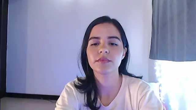 mia collins x online show from February 4, 2026, 9:43 pm