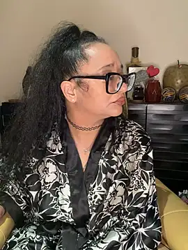 Snapshot of PichyPrettyPussy chatting on November 13, 2025, 12:31 pm PichyPrettyPussy online show from November 13, 2025, 12:31 pm