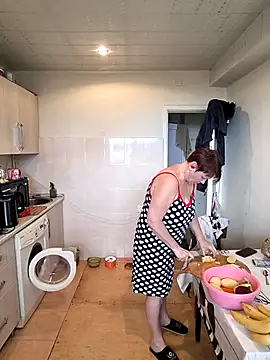  lady red  online show from October 25, 2025, 12:04 pm