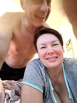  lady red  online show from October 31, 2025, 6:32 am