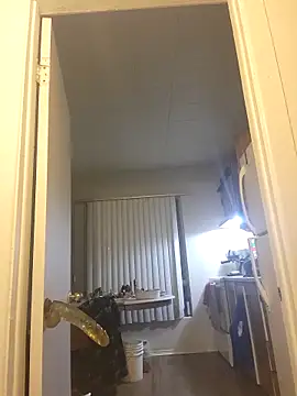 DANPOWDING online show from February 8, 2025, 2:47 am