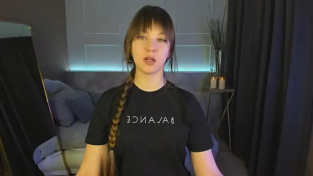 ElizaMild online show from February 20, 2025, 4:58 pm