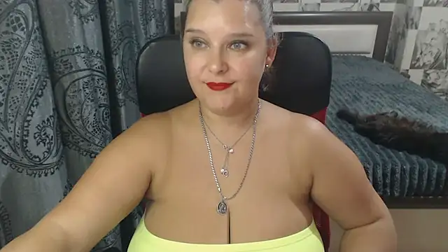 Snapshot of Boolochka chatting on September 14, 2025, 7:25 pm Boolochka online show from September 14, 2025, 7:25 pm