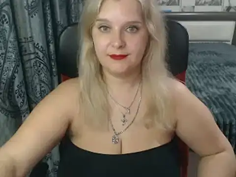 Snapshot of Boolochka chatting on March 10, 2025, 6:45 pm Boolochka online show from March 10, 2025, 6:45 pm