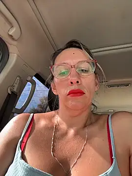 Gatitacarlita online show from March 7, 2026, 12:32 pm