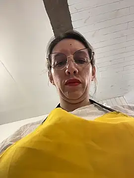 Gatitacarlita online show from June 4, 2026, 3:49 pm