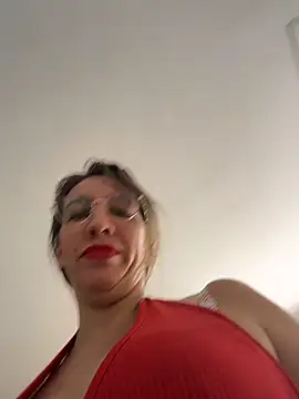 Gatitacarlita online show from April 5, 2026, 4:46 pm