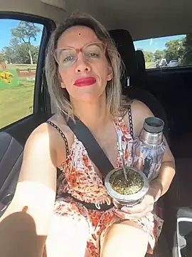 Gatitacarlita online show from November 21, 2025, 12:26 pm