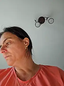 IsabelleCraft online show from November 1, 2025, 9:25 am