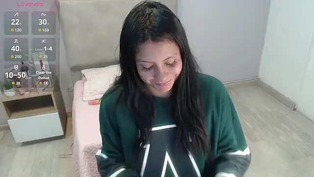 Snapshot of valevicious chatting on November 13, 2025, 6:45 pm valevicious online show from November 13, 2025, 6:45 pm