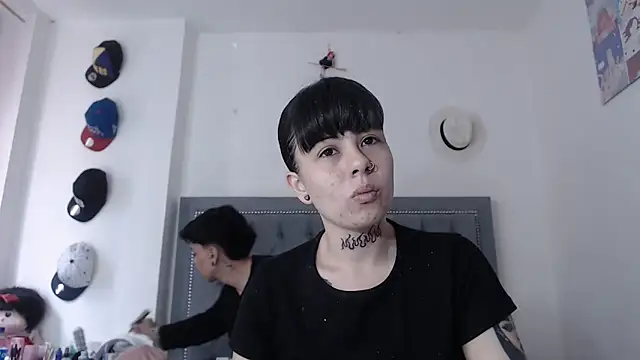 dulce maria x online show from October 7, 2025, 12:39 pm