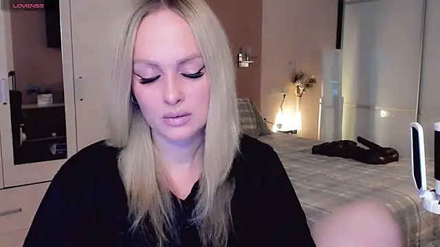 Libby Nora online show from November 21, 2025, 9:19 am