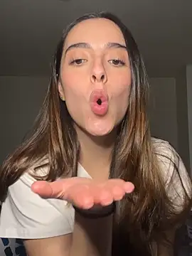 Snapshot of swrennn19 chatting on March 17, 2025, 11:13 pm swrennn19 online show from March 17, 2025, 11:13 pm