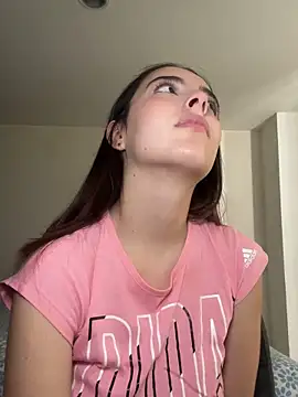 Snapshot of swrennn19 chatting on March 22, 2025, 3:53 pm swrennn19 online show from March 22, 2025, 3:53 pm