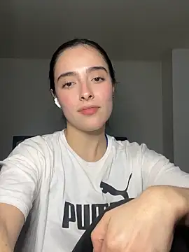 Snapshot of swrennn19 chatting on October 7, 2025, 12:55 am swrennn19 online show from October 7, 2025, 12:55 am