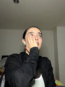 Snapshot of swrennn19 chatting on October 15, 2025, 1:04 am swrennn19 online show from October 15, 2025, 1:04 am