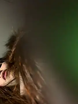 Snapshot of swrennn19 chatting on October 22, 2025, 11:36 pm swrennn19 online show from October 22, 2025, 11:36 pm