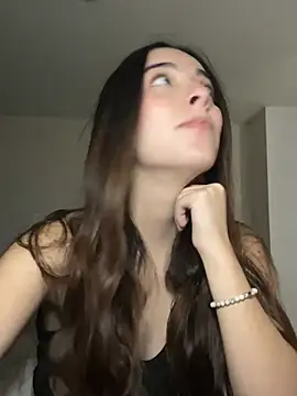 Snapshot of swrennn19 chatting on February 22, 2025, 3:47 pm swrennn19 online show from February 22, 2025, 3:47 pm