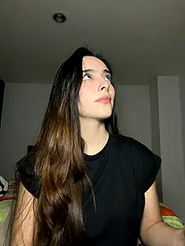 Snapshot of swrennn19 chatting on October 18, 2025, 12:45 am swrennn19 online show from October 18, 2025, 12:45 am