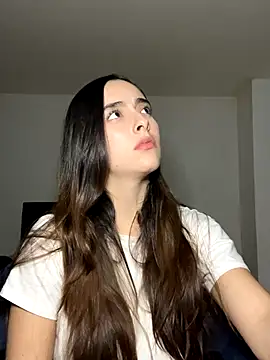 Snapshot of swrennn19 chatting on October 1, 2025, 12:06 am swrennn19 online show from October 1, 2025, 12:06 am