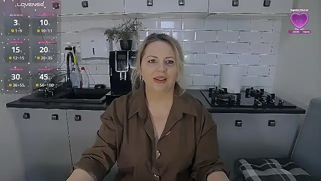 erikaerika online show from February 20, 2026, 8:49 am