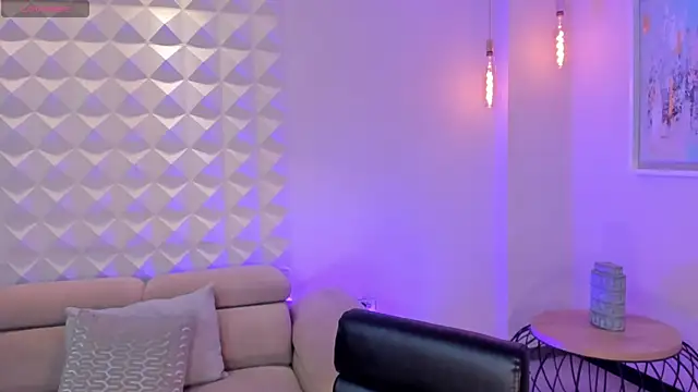 AmyDavis  online show from December 17, 2025, 9:09 pm