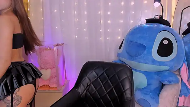 Snapshot of AmyDavis_ chatting on October 8, 2025, 11:38 pm AmyDavis online show from October 8, 2025, 11:38 pm