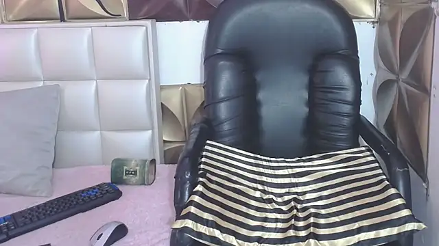 Snapshot of VIKY_HOTT chatting on September 22, 2025, 8:15 pm VIKY HOTT online show from September 22, 2025, 8:15 pm