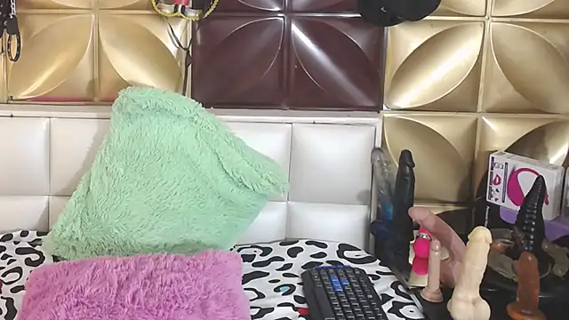 Snapshot of VIKY_HOTT chatting on February 1, 2025, 10:55 pm VIKY HOTT online show from February 1, 2025, 10:55 pm