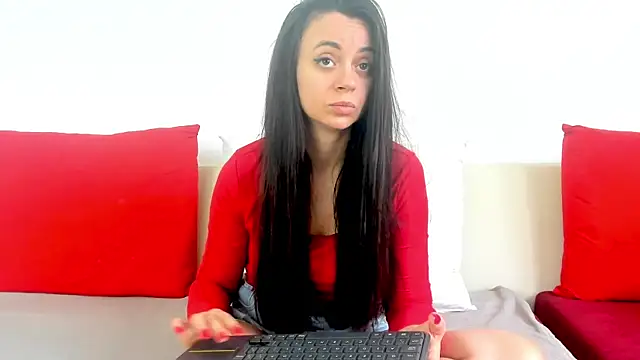 cute angel95 online show from December 21, 2025, 11:23 am