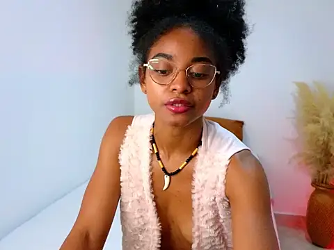 kriss reyes online show from April 19, 2026, 2:45 am