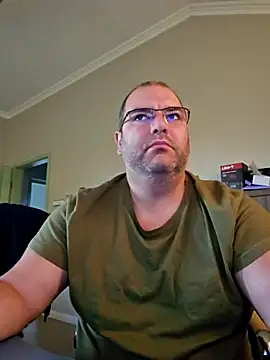 Snapshot of Andrew1900529 chatting on September 16, 2025, 4:35 am Andrew1900529 online show from September 16, 2025, 4:35 am